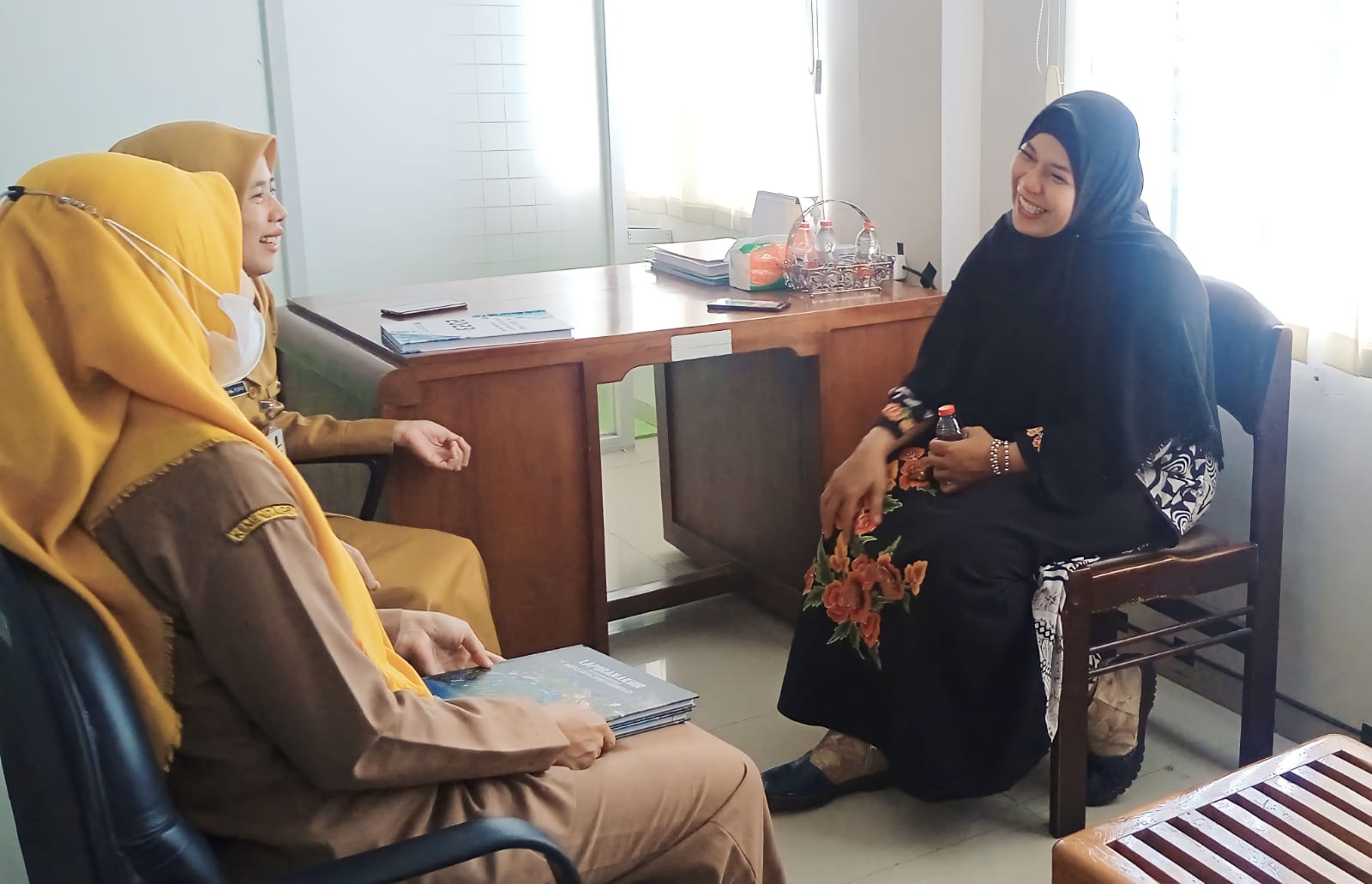 Penyerahan Buku Pintar Data Statistik Sektoral Kabupaten Pacitan 2023